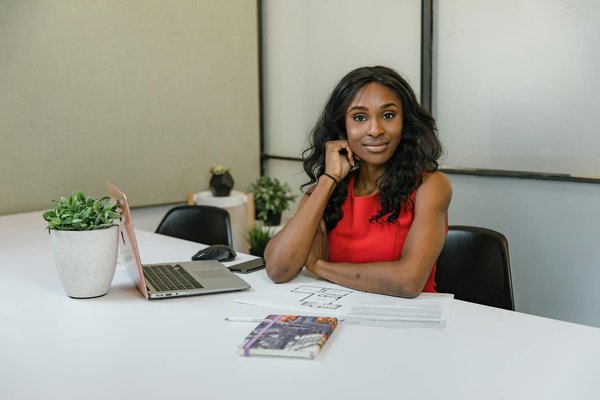 De l'artisanat à l'industrie : histoire et évolution des vêtements de travail